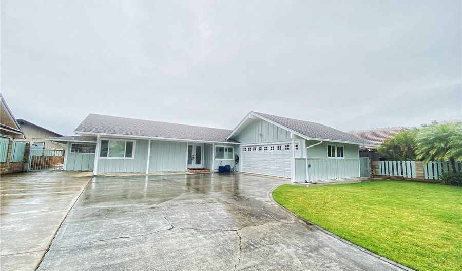 7189 Koamano St, Honolulu, HI 96825 - 4 Beds, 2 Bath
