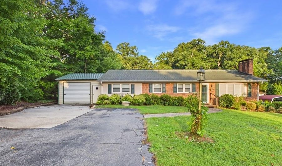 5164 Southland Dr, Archdale, NC 27263 - 3 Beds, 2 Bath