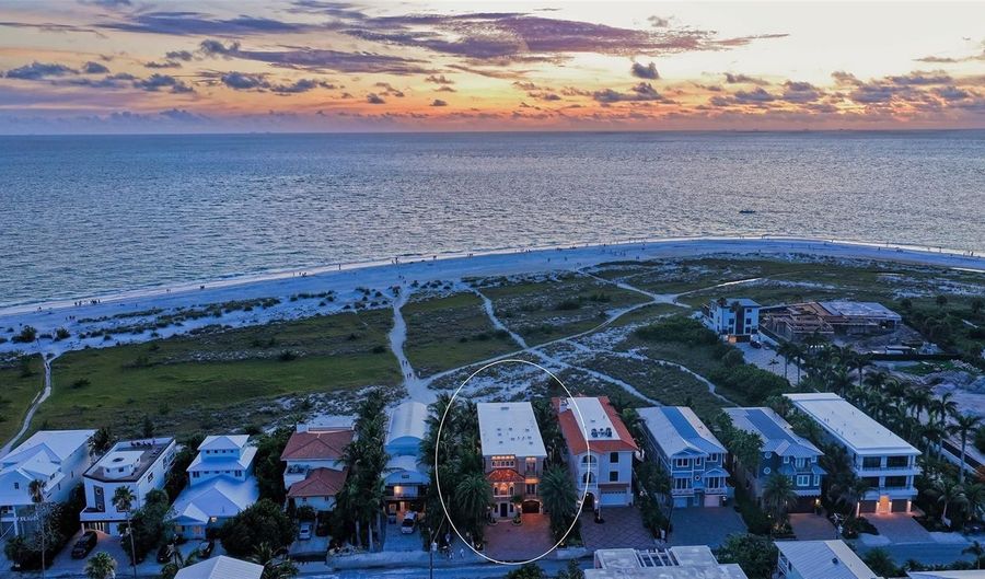 801 N SHORE Dr, Anna Maria, FL 34216 - 3 Beds, 4 Bath