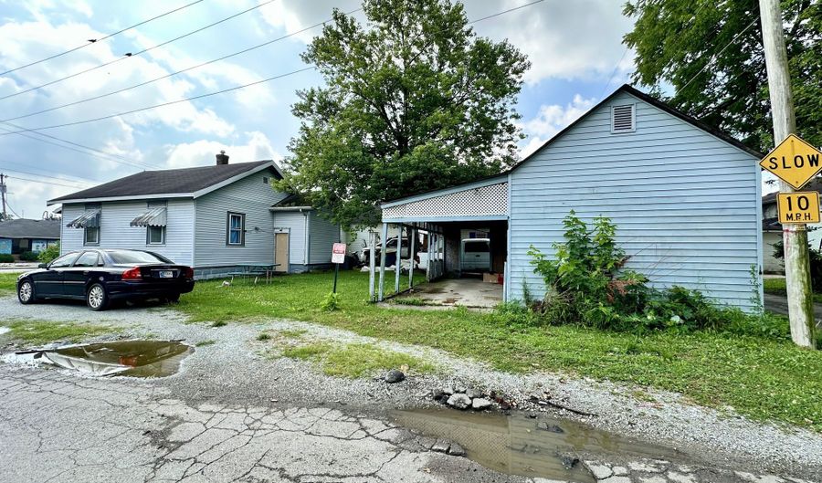 2503 Central Ave, Anderson, IN 46016 - 2 Beds, 1 Bath