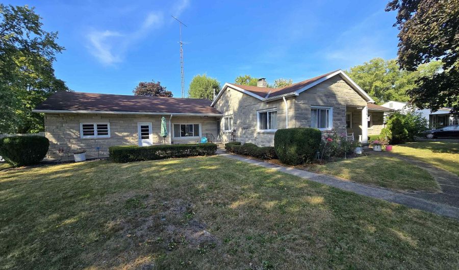 936 W Vine St, Albany, IN 47320 - 3 Beds, 2 Bath