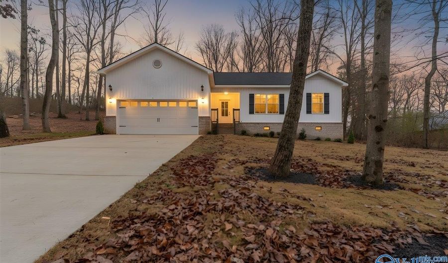 303 Chambers Rd, Arab, AL 35016 - 4 Beds, 2 Bath