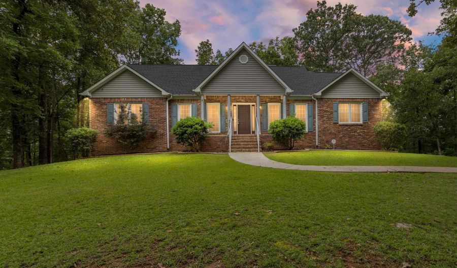 205 CHESTNUT Cir, Alabaster, AL 35007 - 3 Beds, 2 Bath