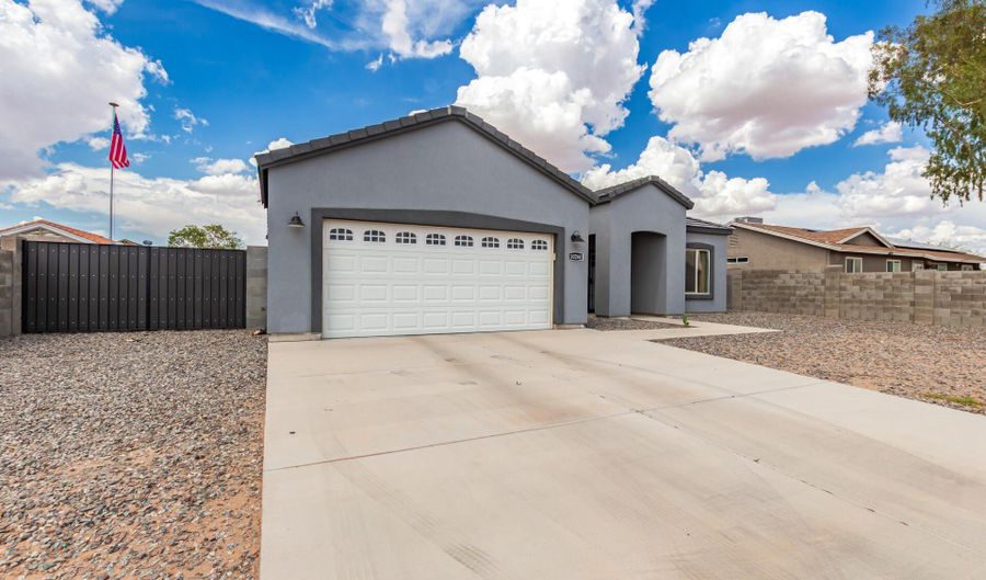 10260 W CONCORDIA Dr, Arizona City, AZ 85123 - 3 Beds, 2 Bath