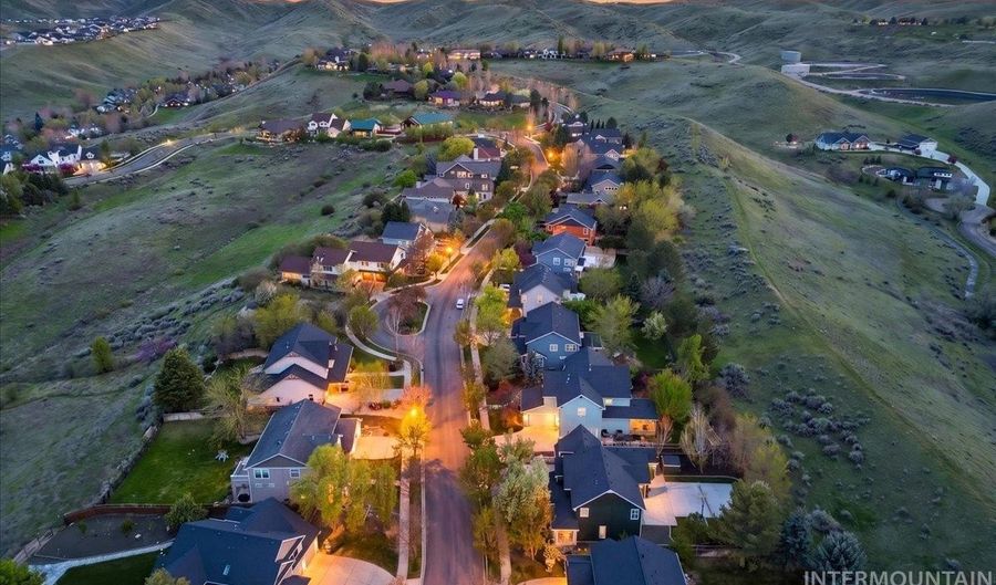 12935 N Schicks Ridge Rd, Boise, ID 83714 - 4 Beds, 3 Bath