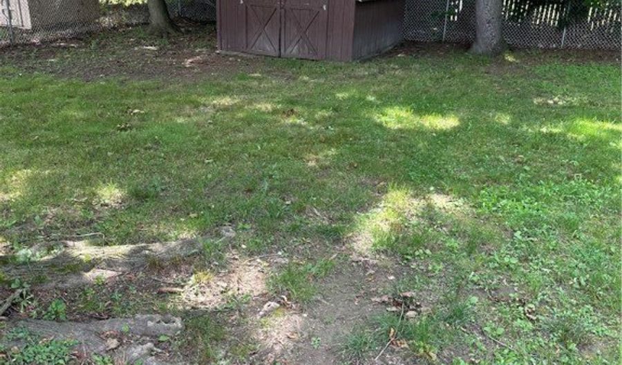 1042 Frederick Blvd, Akron, OH 44320 - 3 Beds, 1 Bath