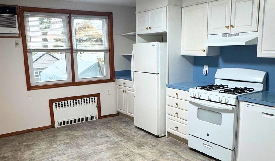 186 AVENUE C, Bayonne, NJ 07002 - 2 Beds, 1 Bath