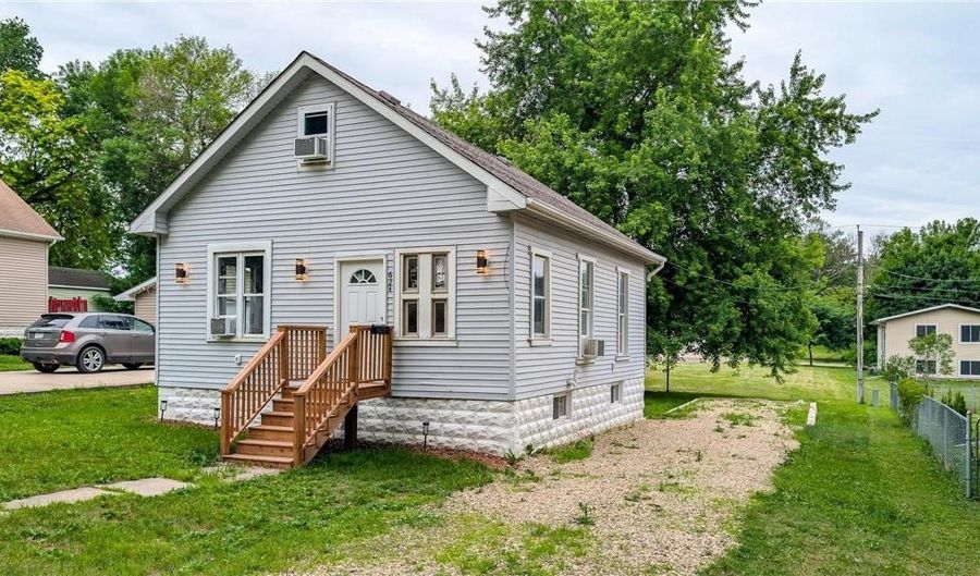 624 E Hawthorne St, Albert Lea, MN 56007 - 2 Beds, 1 Bath