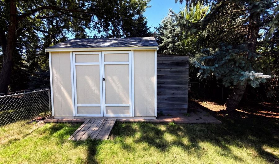 13802 Holyoke Path, Apple Valley, MN 55124 - 4 Beds, 3 Bath