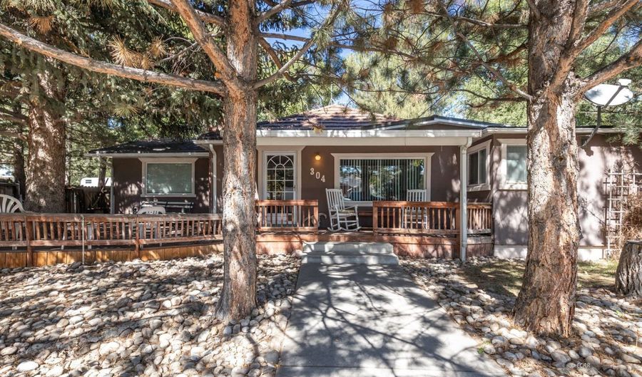 304 HAMILTON St, Carlin, NV 89822 - 3 Beds, 2 Bath