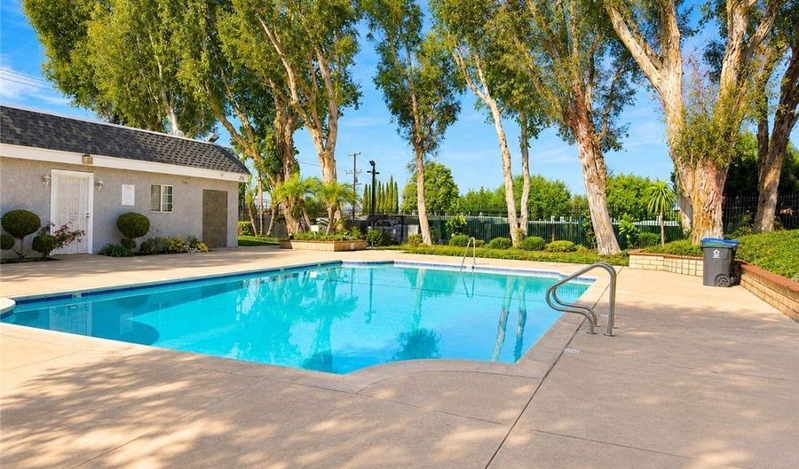 203 N Kodiak St A, Anaheim, CA 92807 - 2 Beds, 1 Bath