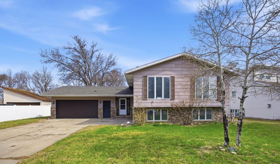 609 Lily Ln, Ada, MN 56510 - 5 Beds, 3 Bath