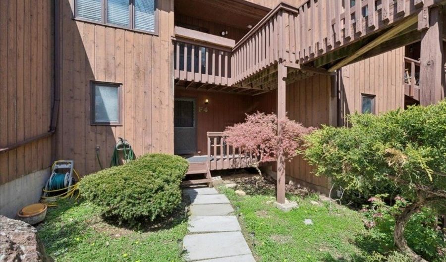 15 Village Way 4, Alloway, NJ 07462 - 1 Beds, 1 Bath