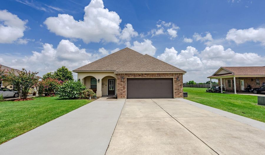 8946 Rue Blanc, Abbeville, LA 70510 - 3 Beds, 2 Bath