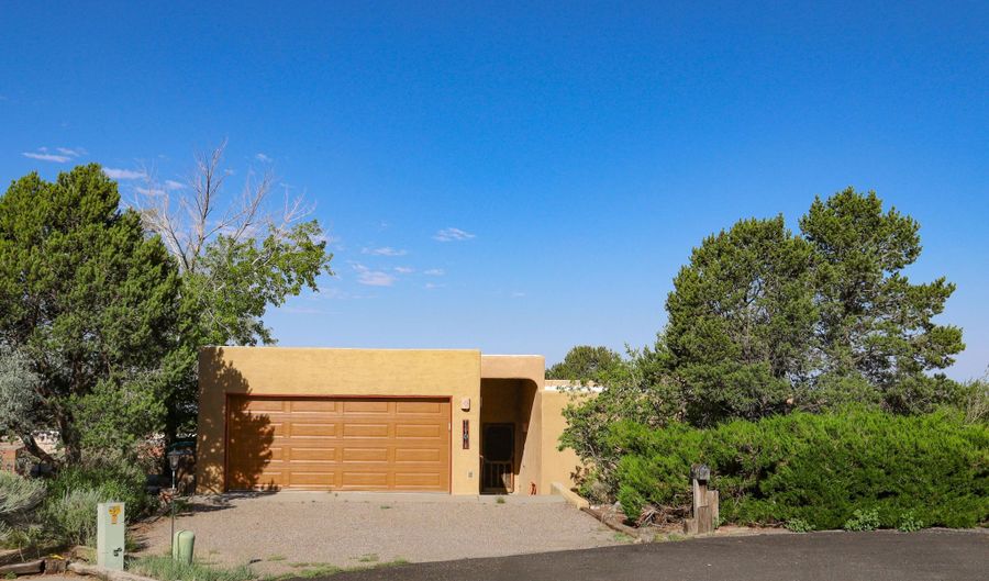 727-18 Tramway Ln NE, Albuquerque, NM 87122 - 2 Beds, 2 Bath