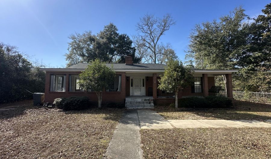 299 Warren St, Allendale, SC 29810 - 4 Beds, 2 Bath