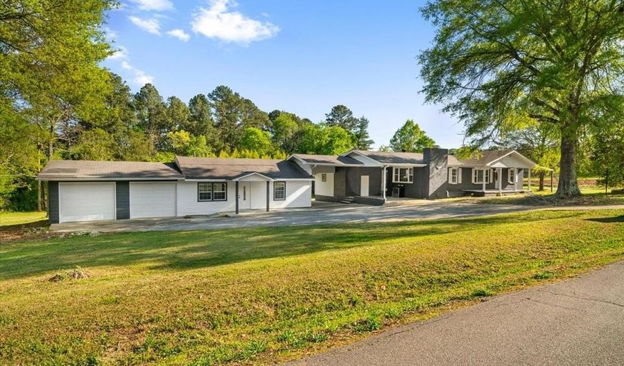 832 NW Snow Springs Rd, Adairsville, GA 30103 - 5 Beds, 4 Bath