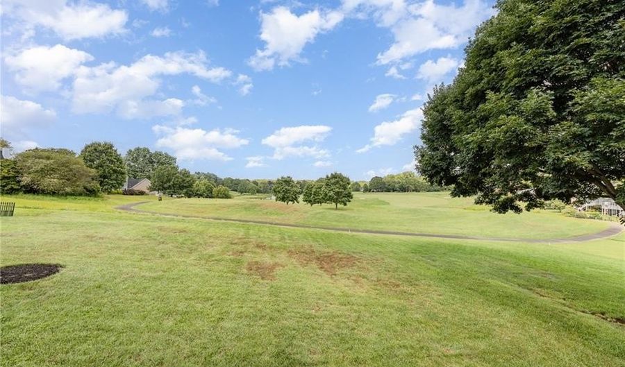 376 Kingsmill Dr, Advance, NC 27006 - 3 Beds, 3 Bath