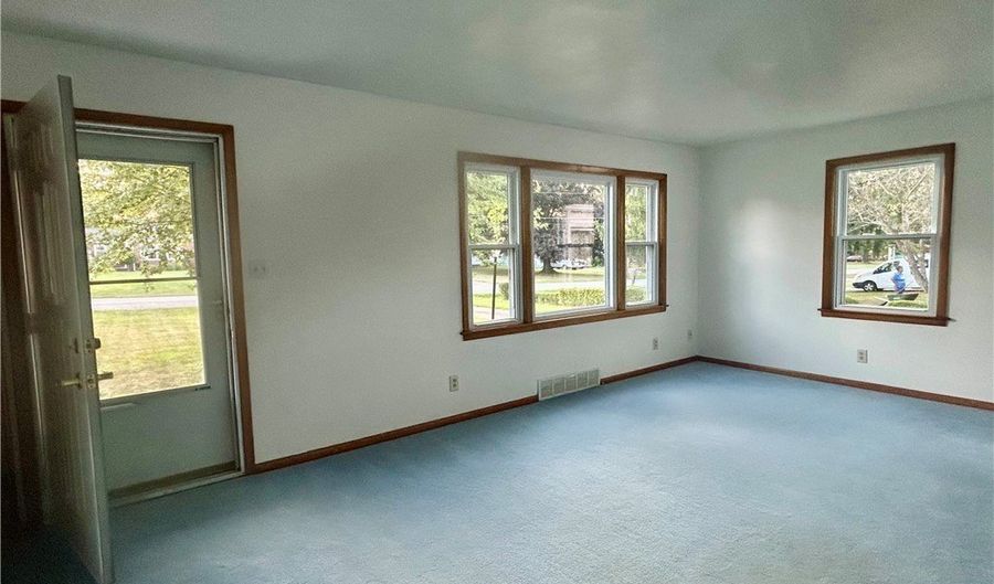 2905 Penny Ln, Austintown, OH 44515 - 3 Beds, 2 Bath