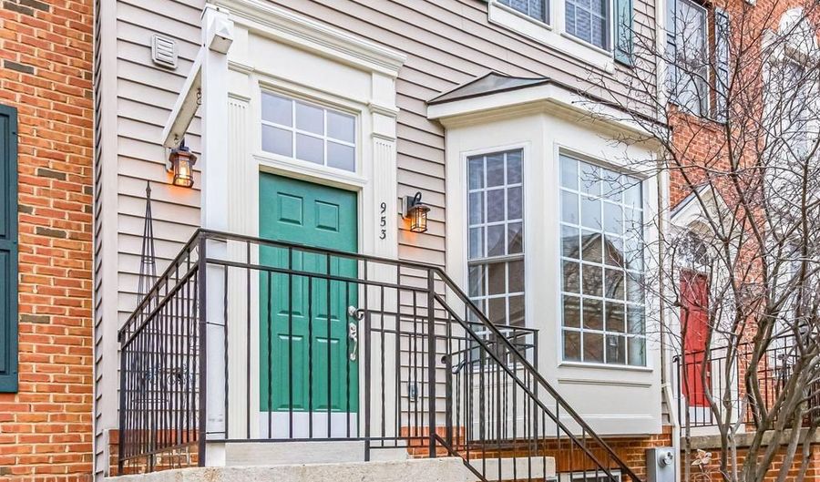 953 HARRISON Cir, Alexandria, VA 22304 - 3 Beds, 4 Bath