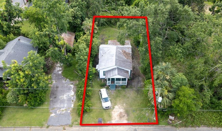 102 Crosby St, Baxley, GA 31513 - 2 Beds, 1 Bath