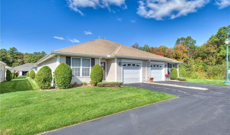 1901 Village Green Cir, Coventry, RI 02816 - 2 Beds, 2 Bath