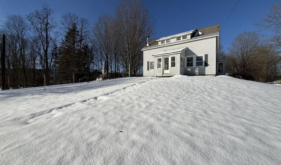 15 Hastings Ct, Charlestown, NH 03603 - 3 Beds, 2 Bath