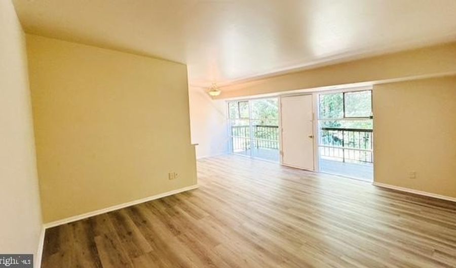 4957 AMERICANA Dr 106, Annandale, VA 22003 - 2 Beds, 1 Bath