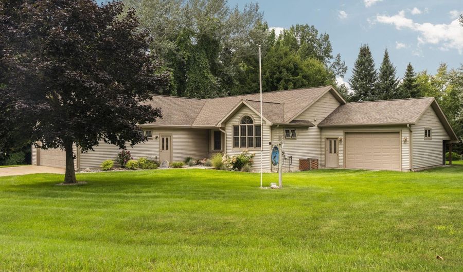 9550 Lakeside Dr, Alden, MI 49612 - 3 Beds, 3 Bath