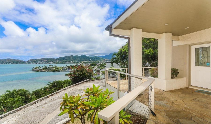 45-001 Lilipuna Rd B, Kaneohe, HI 96744 - 4 Beds, 5 Bath