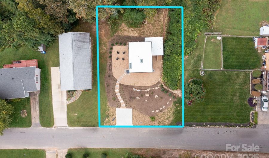7 Haith Dr, Asheville, NC 28801 - 3 Beds, 2 Bath