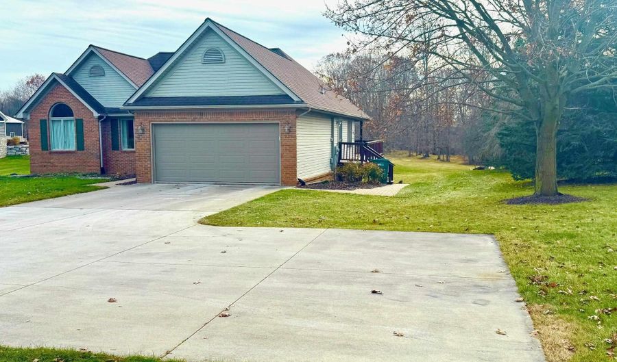 23720 Dayton, Armada, MI 48005 - 3 Beds, 3 Bath