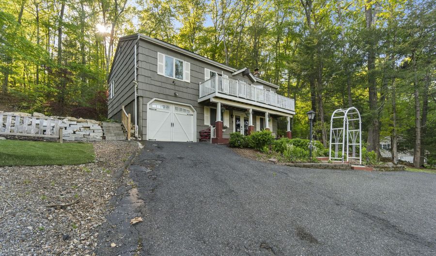 30 Marldon Rd, Danbury, CT 06804 - 3 Beds, 2 Bath