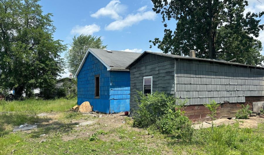 1580 Naomi Ave, Adrian, MI 49221 - 2 Beds, 1 Bath