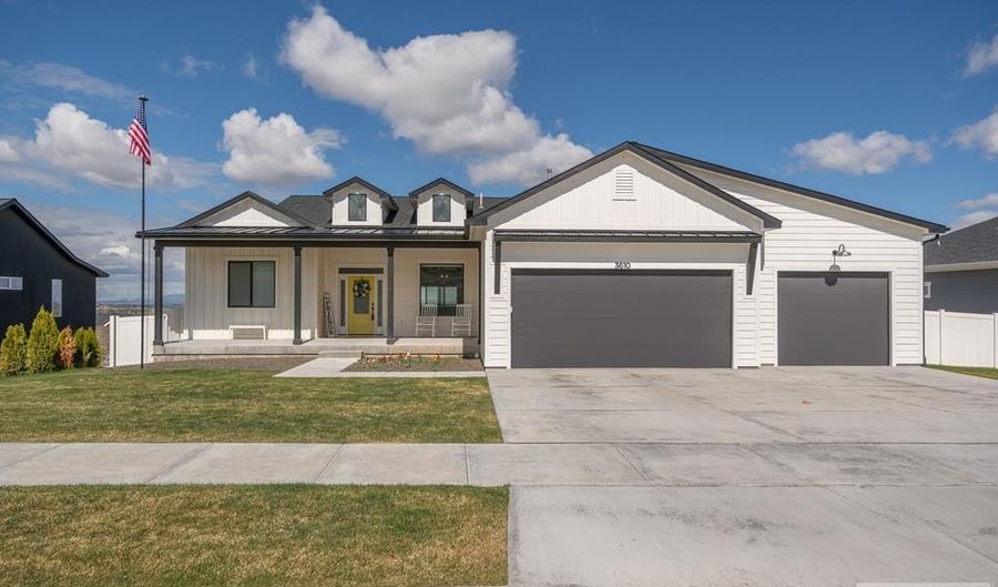3610 Purple Sage Dr, Ammon, ID 83406 - 5 Beds, 3 Bath