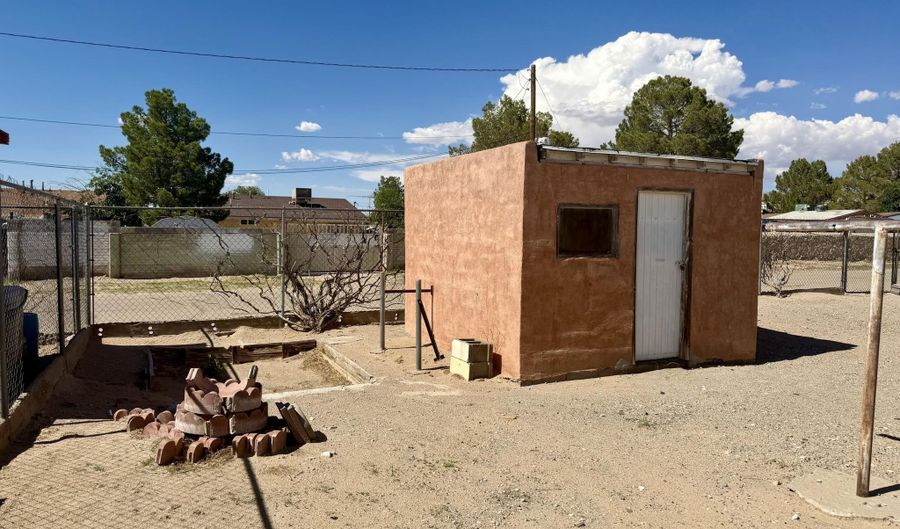 1109 Lincoln St, Anthony, NM 88021 - 3 Beds, 1 Bath