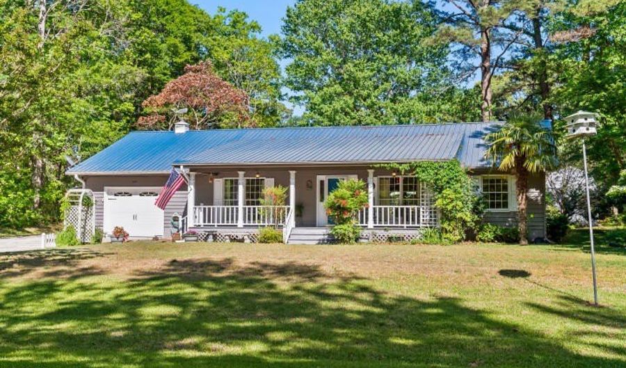 519 Country Club Dr W, Arapahoe, NC 28510 - 3 Beds, 2 Bath