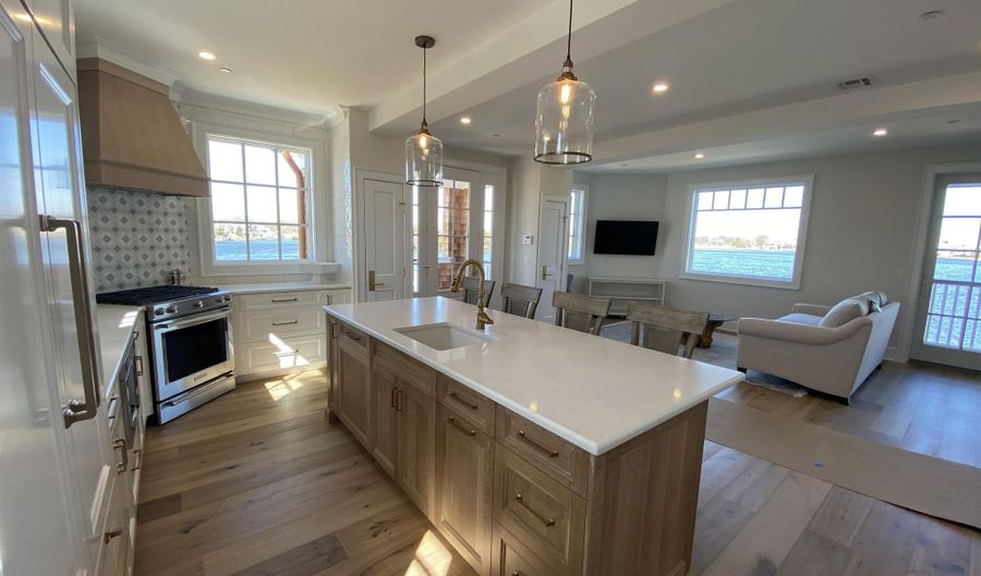 410 Lake Ave, Bay Head, NJ 08742 - 2 Beds, null Bath