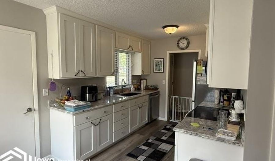 1508 E Lucas St, Algona, IA 50511 - 3 Beds, 2 Bath