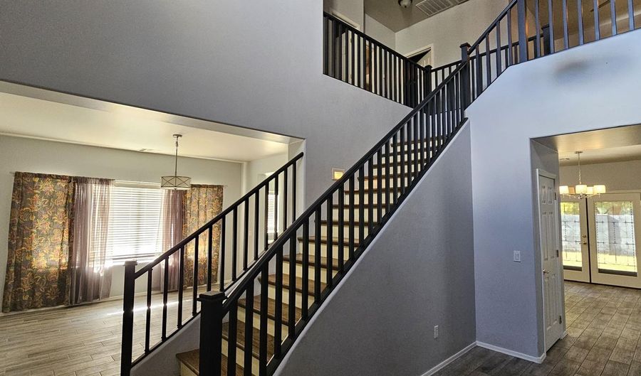 130 N SOUTHFORK Dr, Casa Grande, AZ 85122 - 5 Beds, 3 Bath