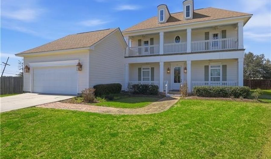 108 MARIGOLD Ct, Belle Chasse, LA 70037 - 4 Beds, 3 Bath