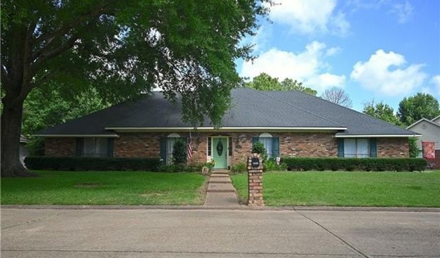 4800 WARWICK Blvd, Alexandria, LA 71303 - 3 Beds, 2 Bath