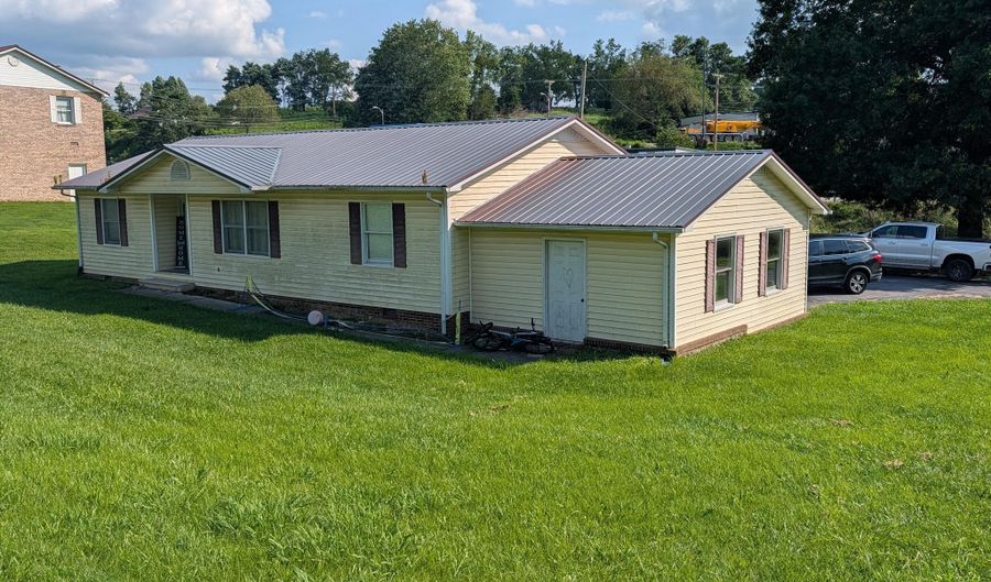 26188 Beech Cir, Abingdon, VA 24211 - 3 Beds, 2 Bath