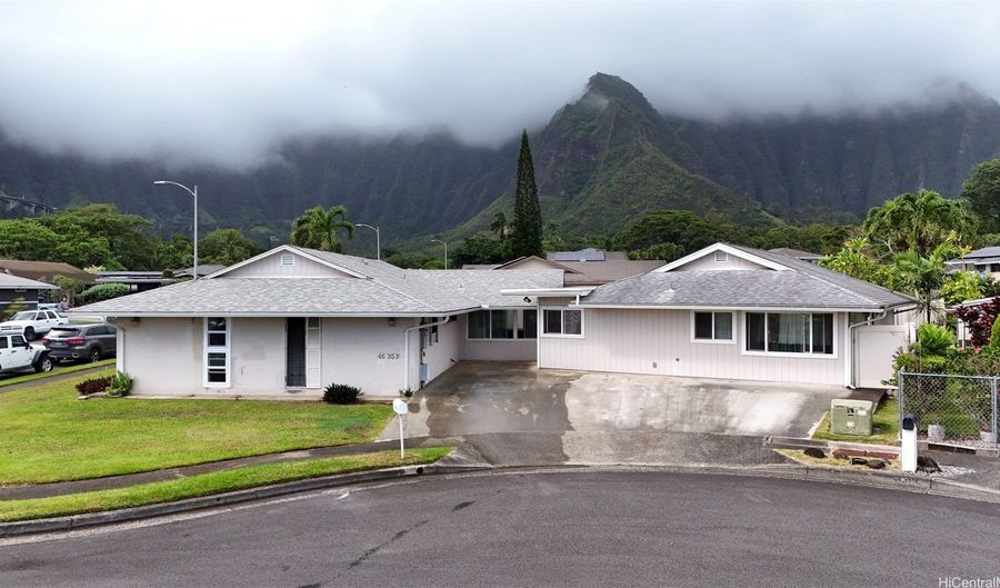 46-353 Kahuhipa St, Kaneohe, HI 96744 - 7 Beds, 5 Bath