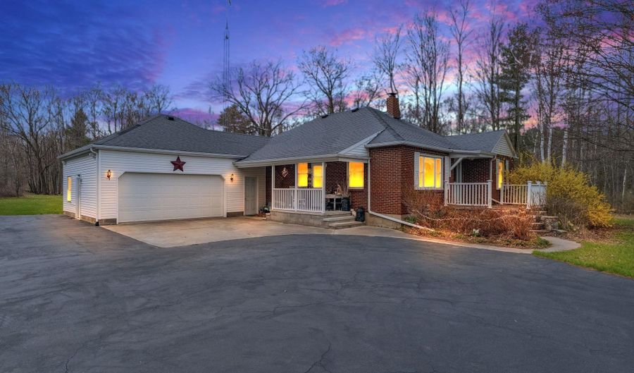 2828 Lakeshore, Applegate, MI 48401 - 2 Beds, 2 Bath