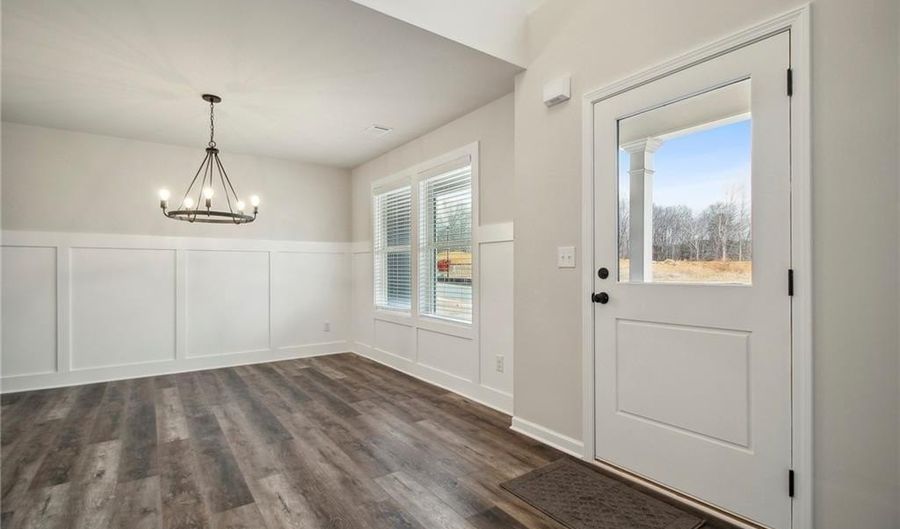 616 Rodeo Dr, Auburn, GA 30011 - 5 Beds, 3 Bath