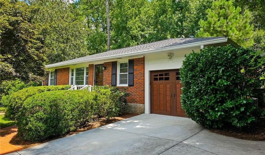 2461 Woodridge Dr, Decatur, GA 30033 - 3 Beds, 2 Bath