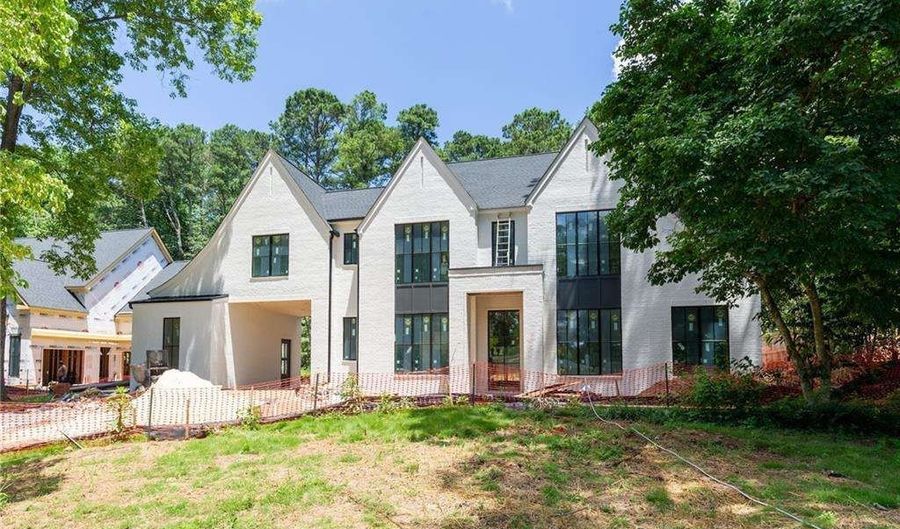 195 Shady Grv, Alpharetta, GA 30009 - 5 Beds, 6 Bath