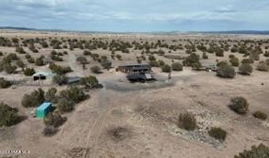 8495 W Antelope Run Rd, Ash Fork, AZ 86320 - 4 Beds, 6 Bath