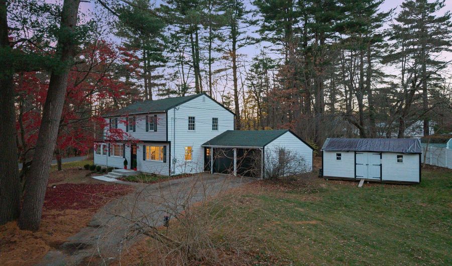 4 Forest Rd, Atkinson, NH 03811 - 4 Beds, 2 Bath